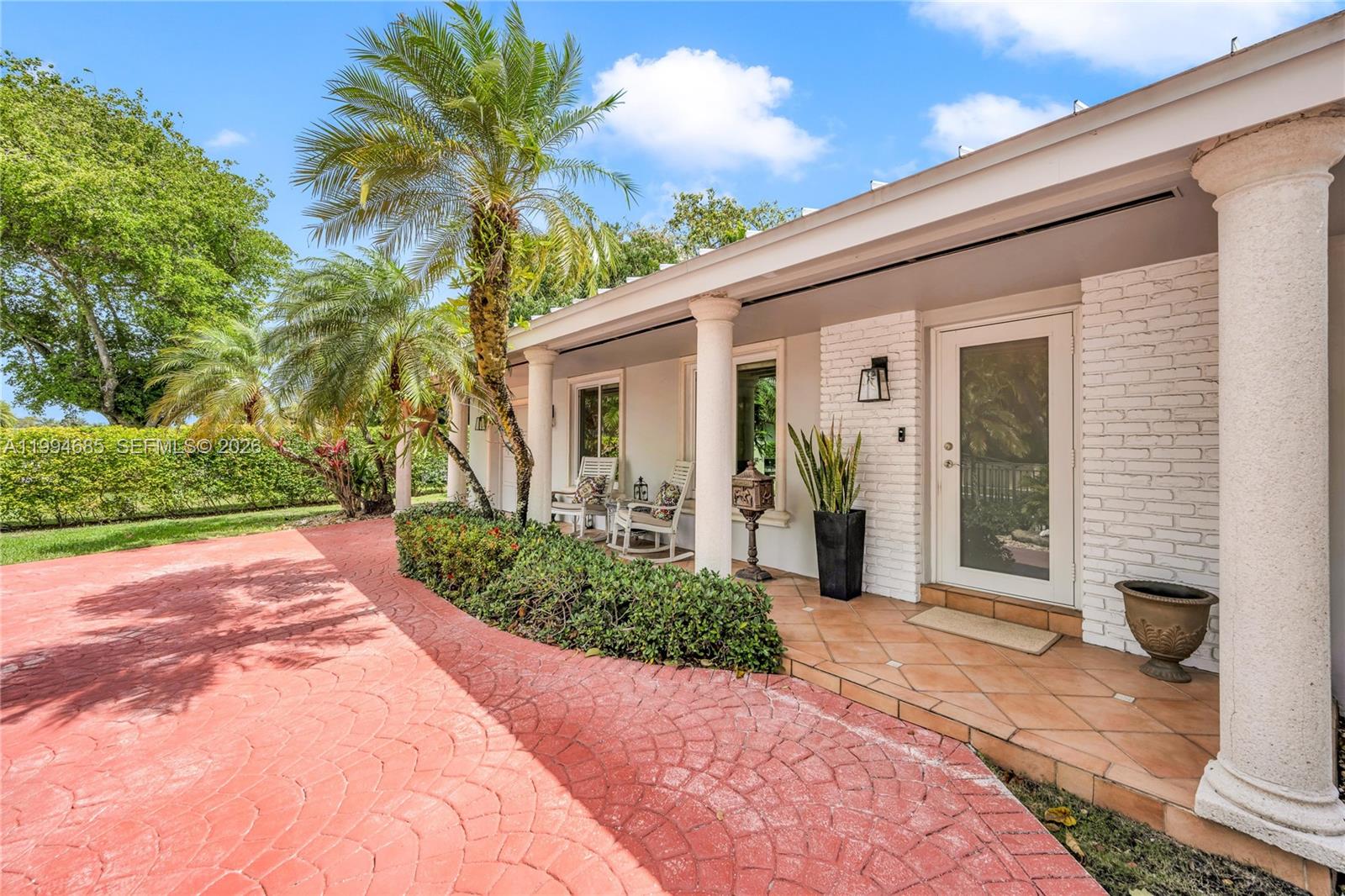 8541 Southwest 87th Court Miami, FL 33173 - Photo 4 of 41