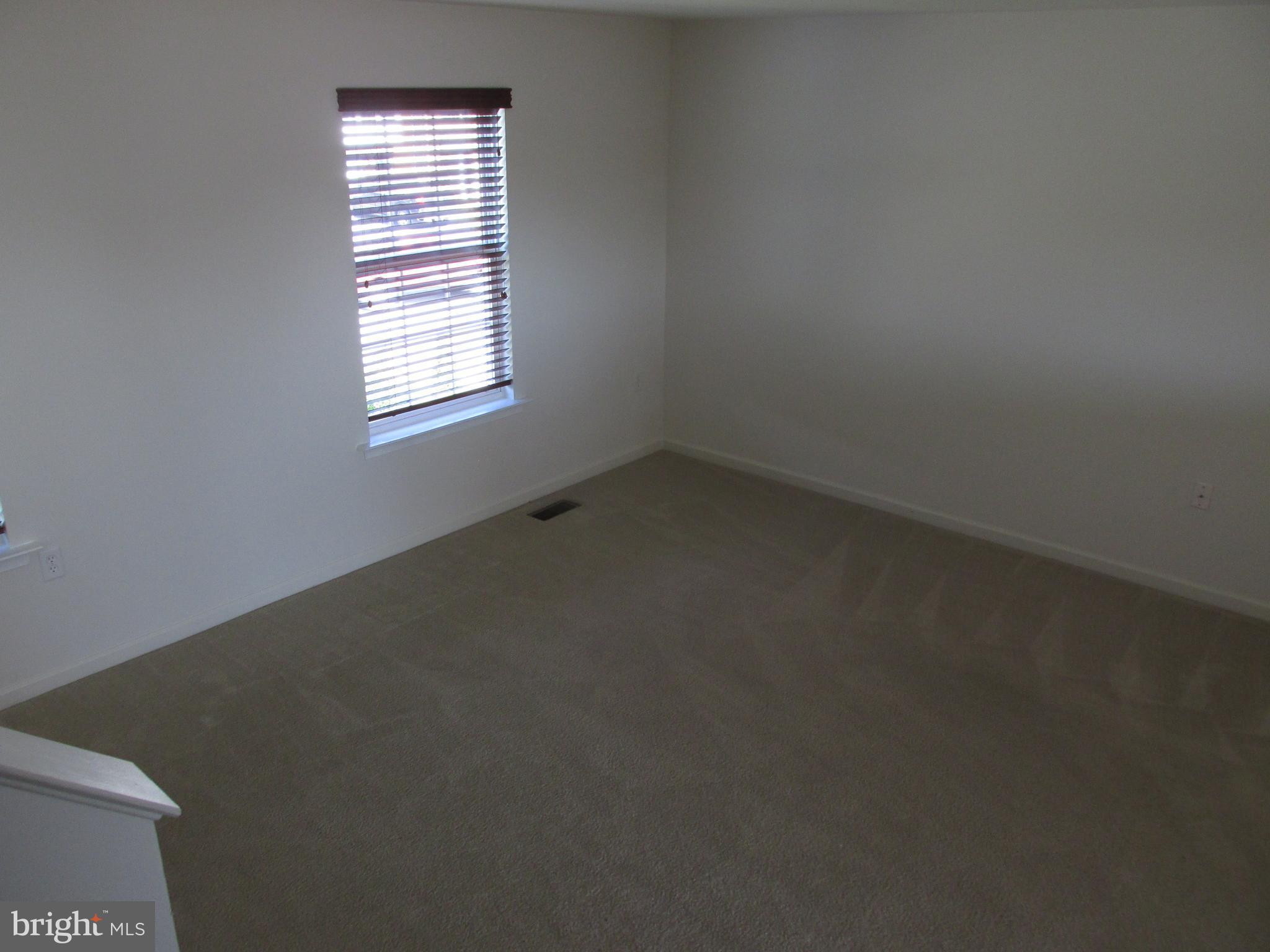 192 Rumbling Rock Road Hedgesville, WV 25427 - Photo 9 of 27 Living Room