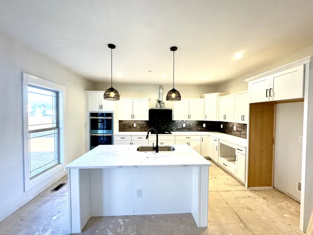 $631,500 | 406 Young Lane, Pleasant View, TN 37146