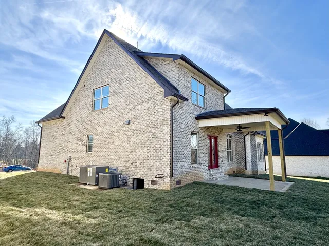 $631,500 | 406 Young Lane, Pleasant View, TN 37146