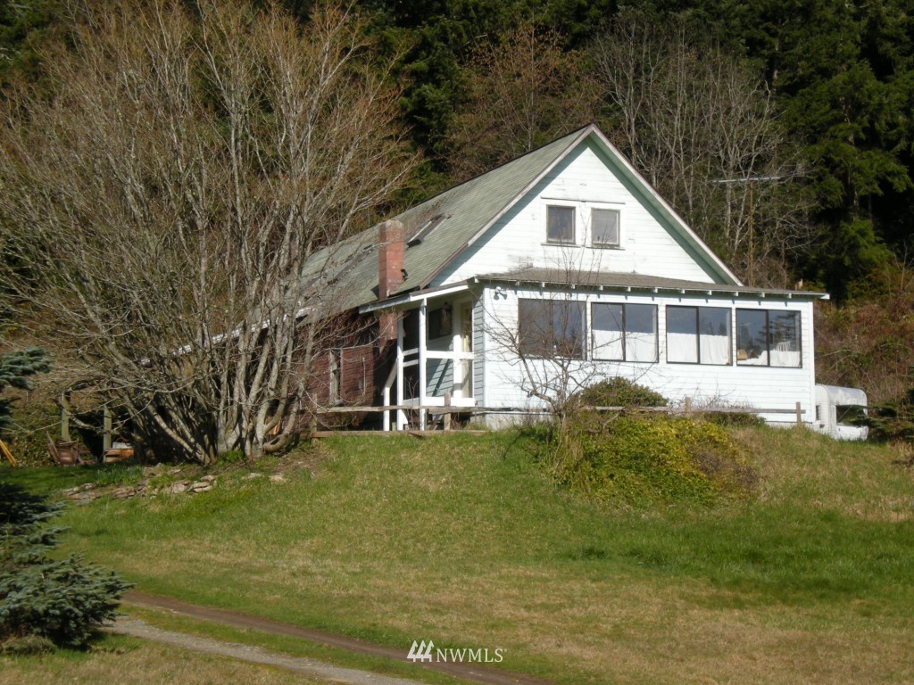 7365 Holst Road Clinton, WA 98236 - Photo 1 of 1 Gallery Image 1