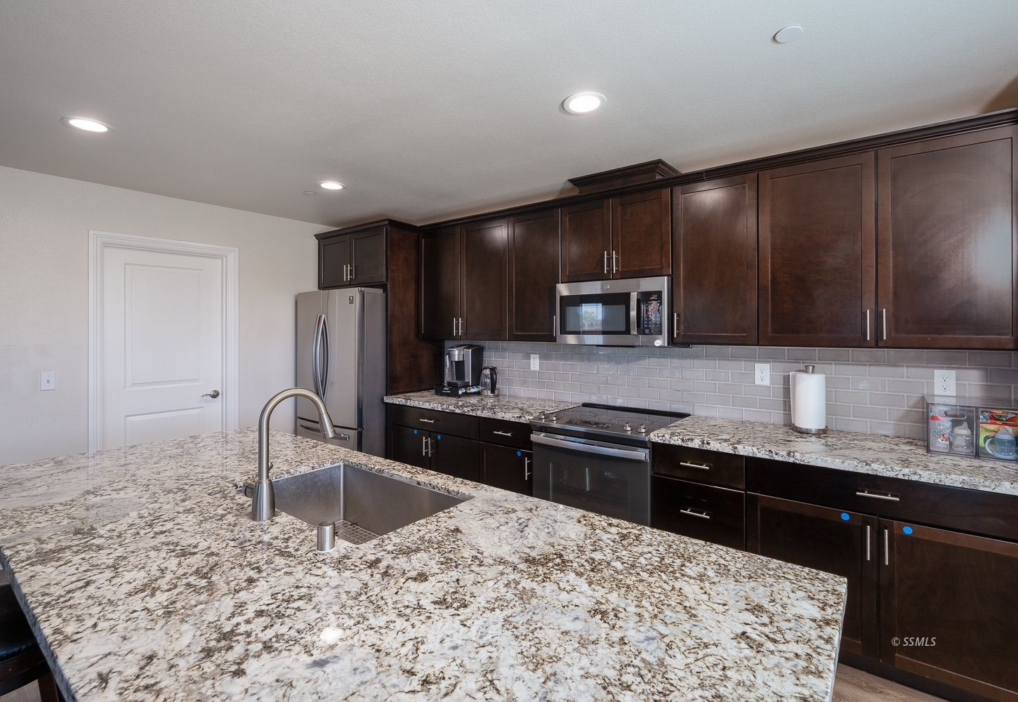 1117 Porter Street Ridgecrest, CA 93555 - Photo 10 of 36