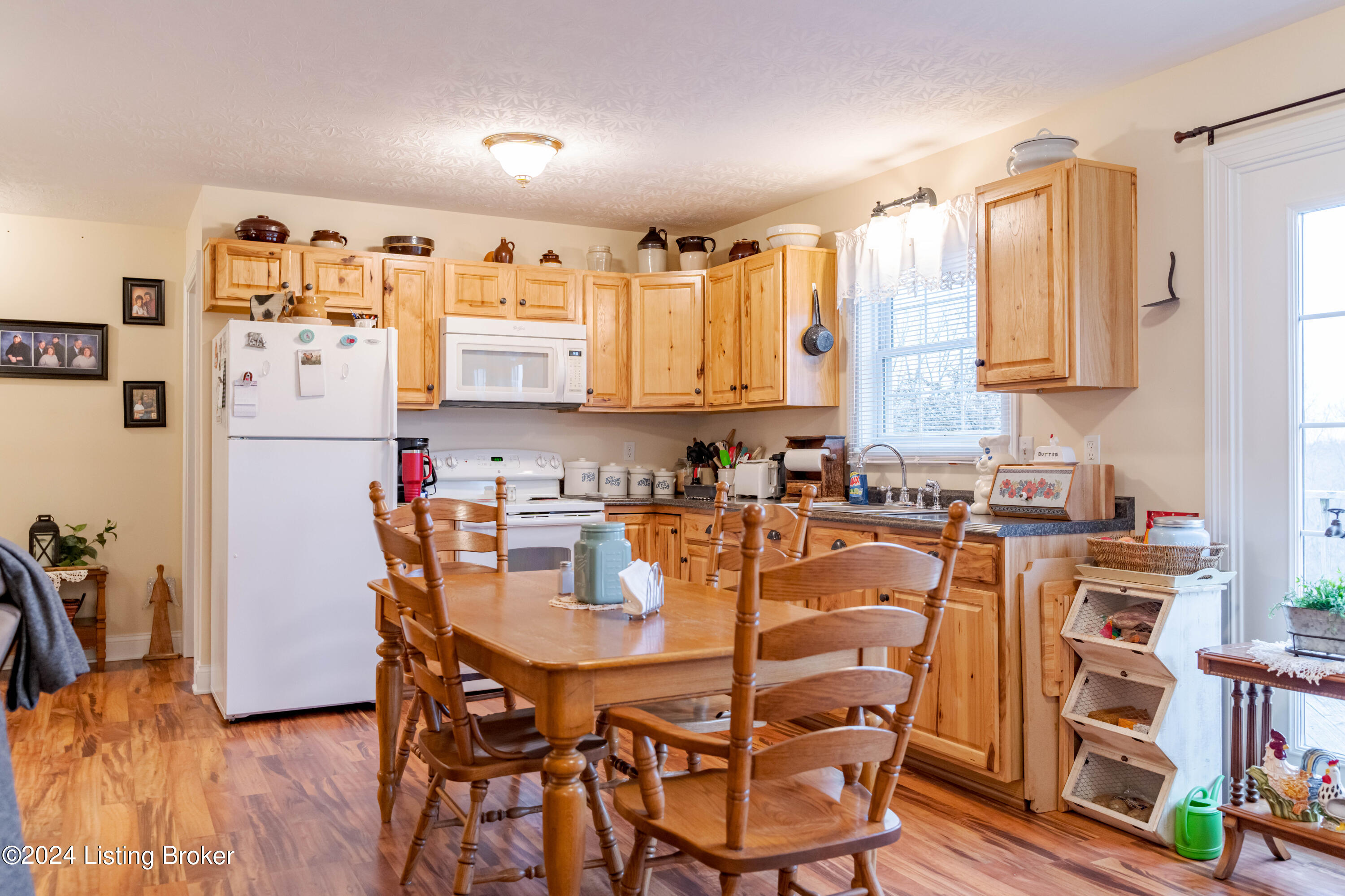 3913 Cat Ridge Road Waddy, KY 40076 - Photo 35 of 43 kitchen