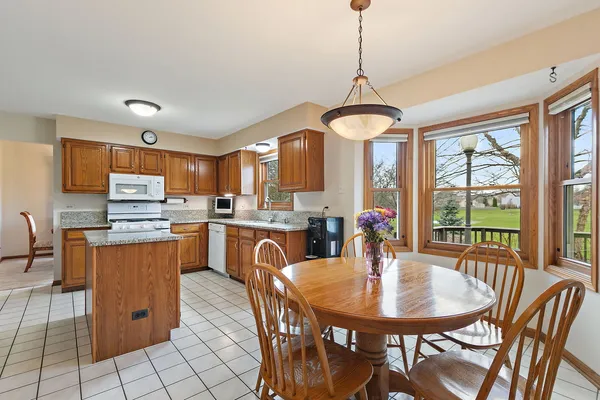 $475,000 | 160 Brentwood Trail, Elgin, IL 60120