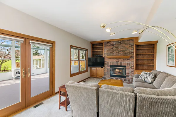 $475,000 | 160 Brentwood Trail, Elgin, IL 60120