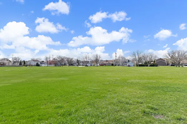 $475,000 | 160 Brentwood Trail, Elgin, IL 60120