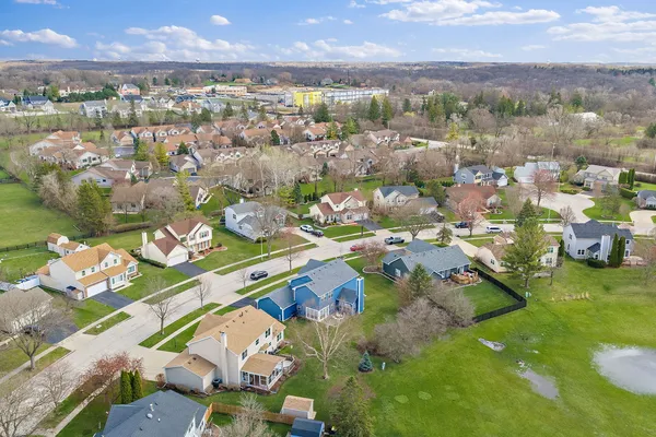 $475,000 | 160 Brentwood Trail, Elgin, IL 60120