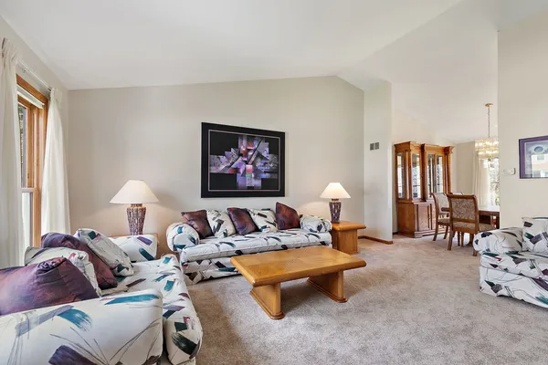 $475,000 | 160 Brentwood Trail, Elgin, IL 60120