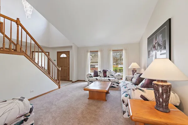 $475,000 | 160 Brentwood Trail, Elgin, IL 60120