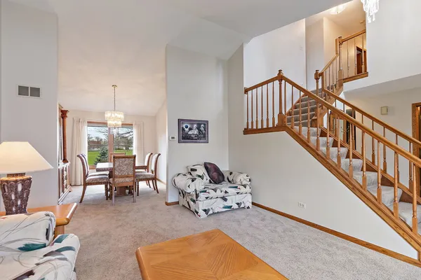 $475,000 | 160 Brentwood Trail, Elgin, IL 60120