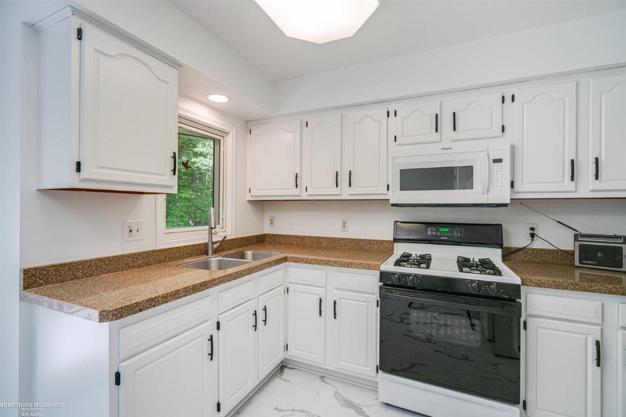 50601 Sass Road New Baltimore, MI 48047 - Photo 6 of 28 50047464-5.JPG