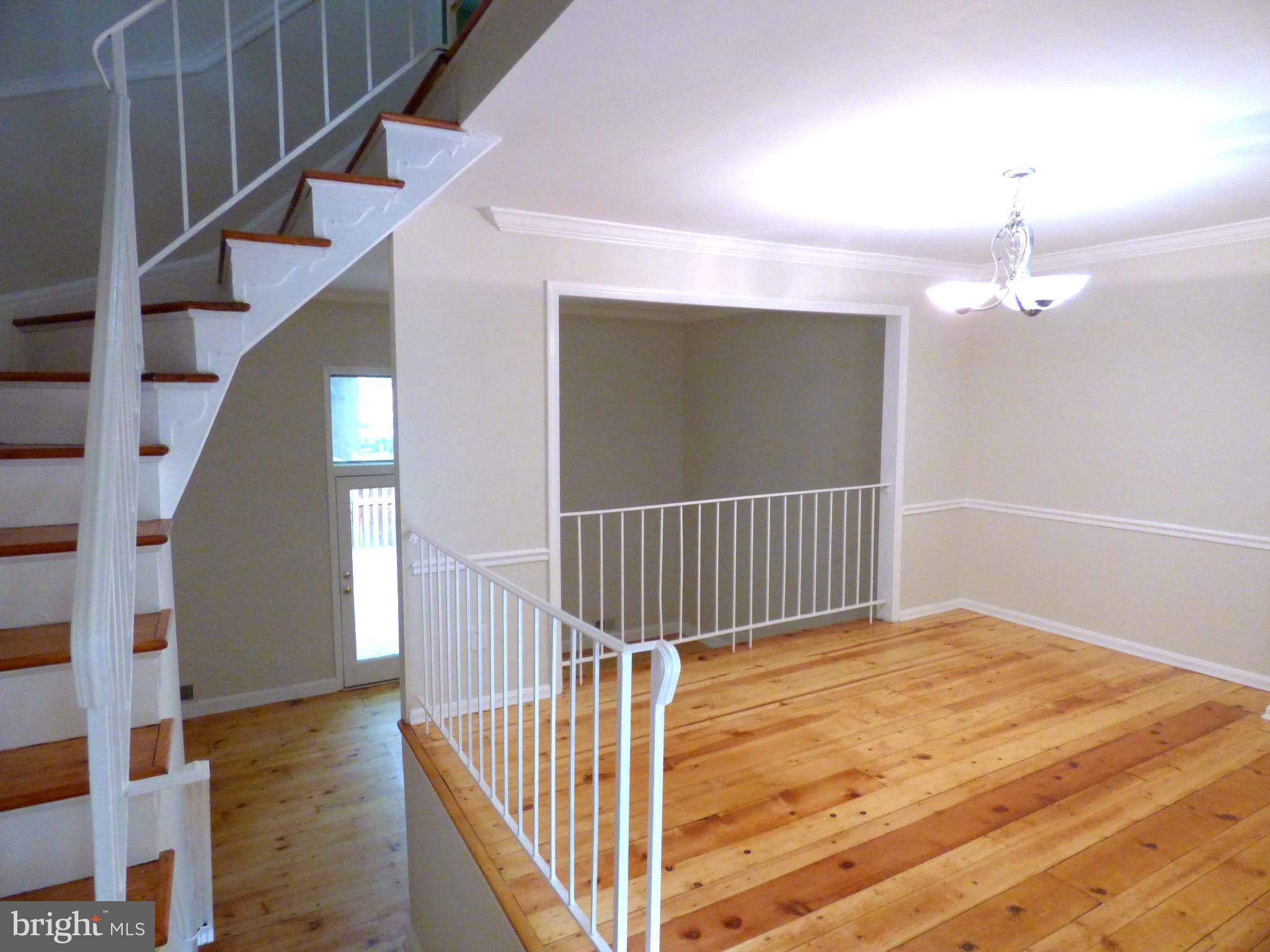 11850 Dunlop Court Reston, VA 20191 - Photo 8 of 36