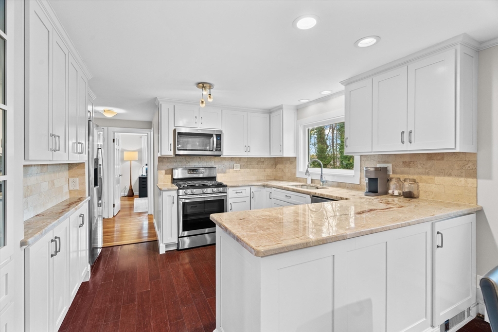 5 Woodbrier Road Topsfield, MA 01983 - Photo 7 of 42 Gallery Image 7