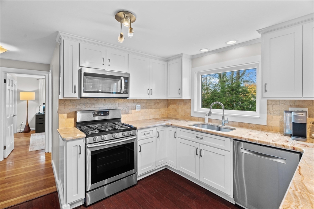 5 Woodbrier Road Topsfield, MA 01983 - Photo 8 of 42 Gallery Image 8