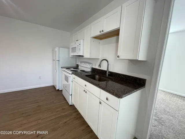 $2,000 | 548 Main Street, Unit 6B, Stroudsburg, PA 18360