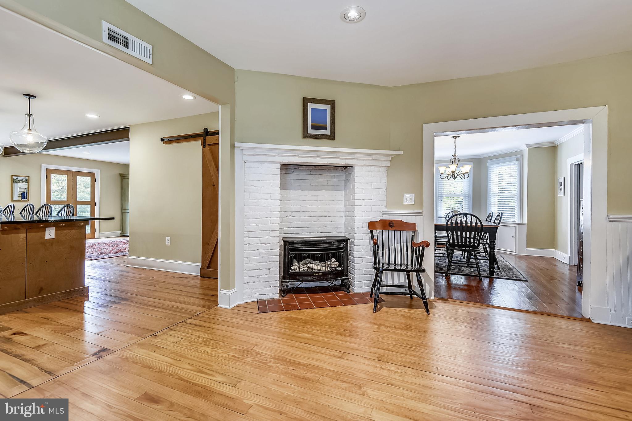 528 Wilson Road Annapolis, MD 21401 - Photo 20 of 90 Sitting room open to kitchen