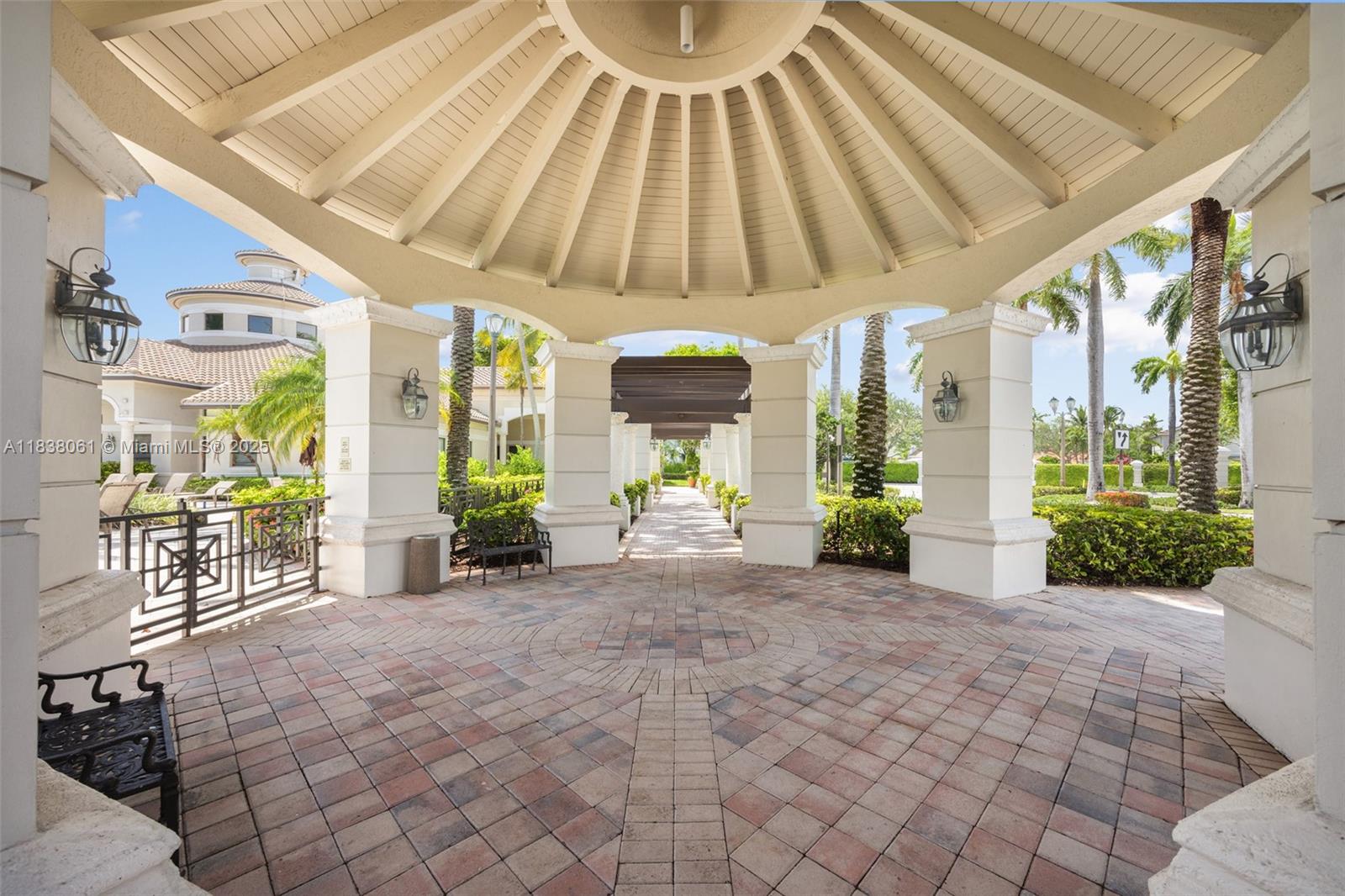 1571 Breakwater Terrace Hollywood, FL 33019 - Photo 26 of 42 a view of a living room and entry way