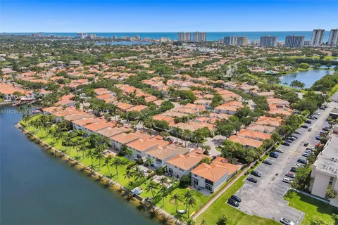 $840,000 | 1571 Breakwater Terrace, Hollywood, FL 33019