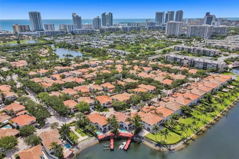 $840,000 | 1571 Breakwater Terrace, Hollywood, FL 33019