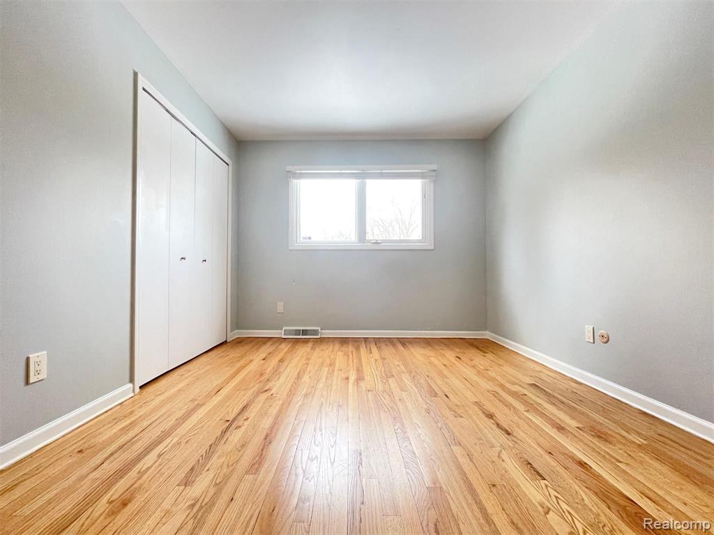 36234 Congress Road Farmington, MI 48335 - Photo 10 of 29
