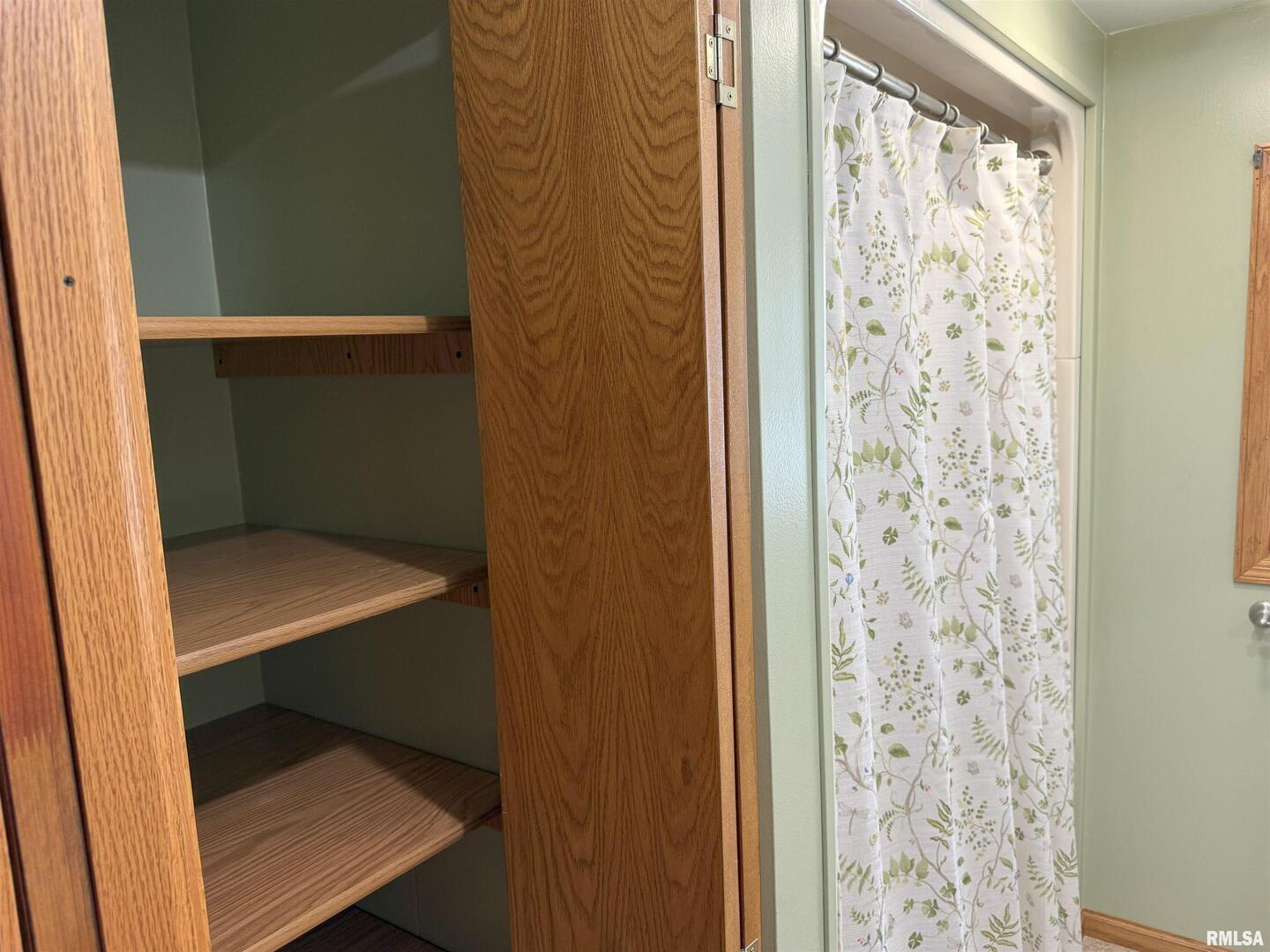 330 North Main Street Walcott, IA 52773 - Photo 30 of 39 a bathroom with a window