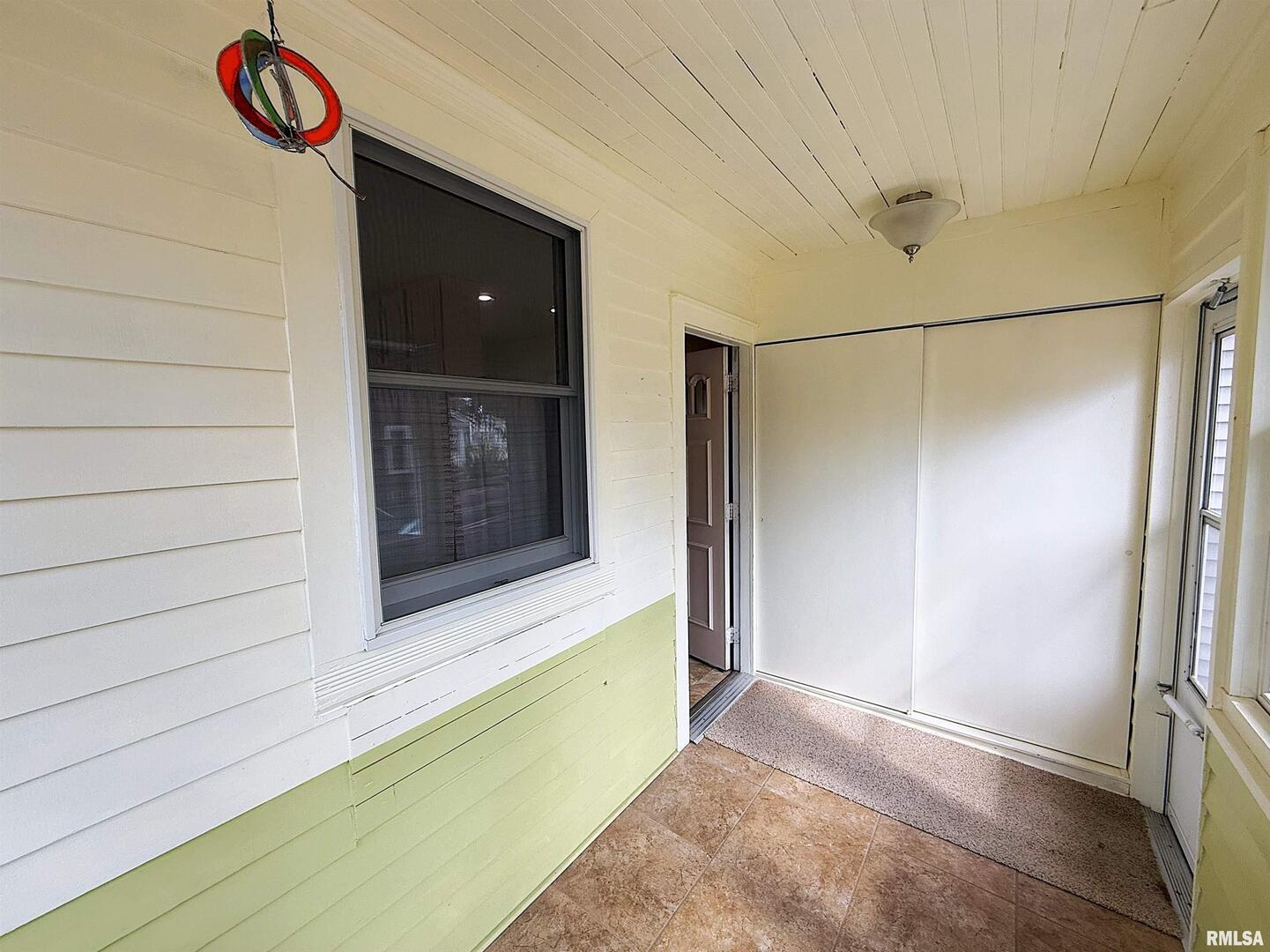 330 North Main Street Walcott, IA 52773 - Photo 32 of 39 a view of an entryway