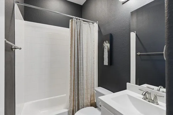 $750,000 | 2301 Sandlin Drive, Fort Worth, TX 76008