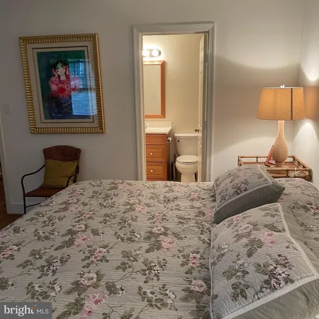 $4,500 | 3221 Sutton Place Northwest, Unit B, Washington, DC 20016