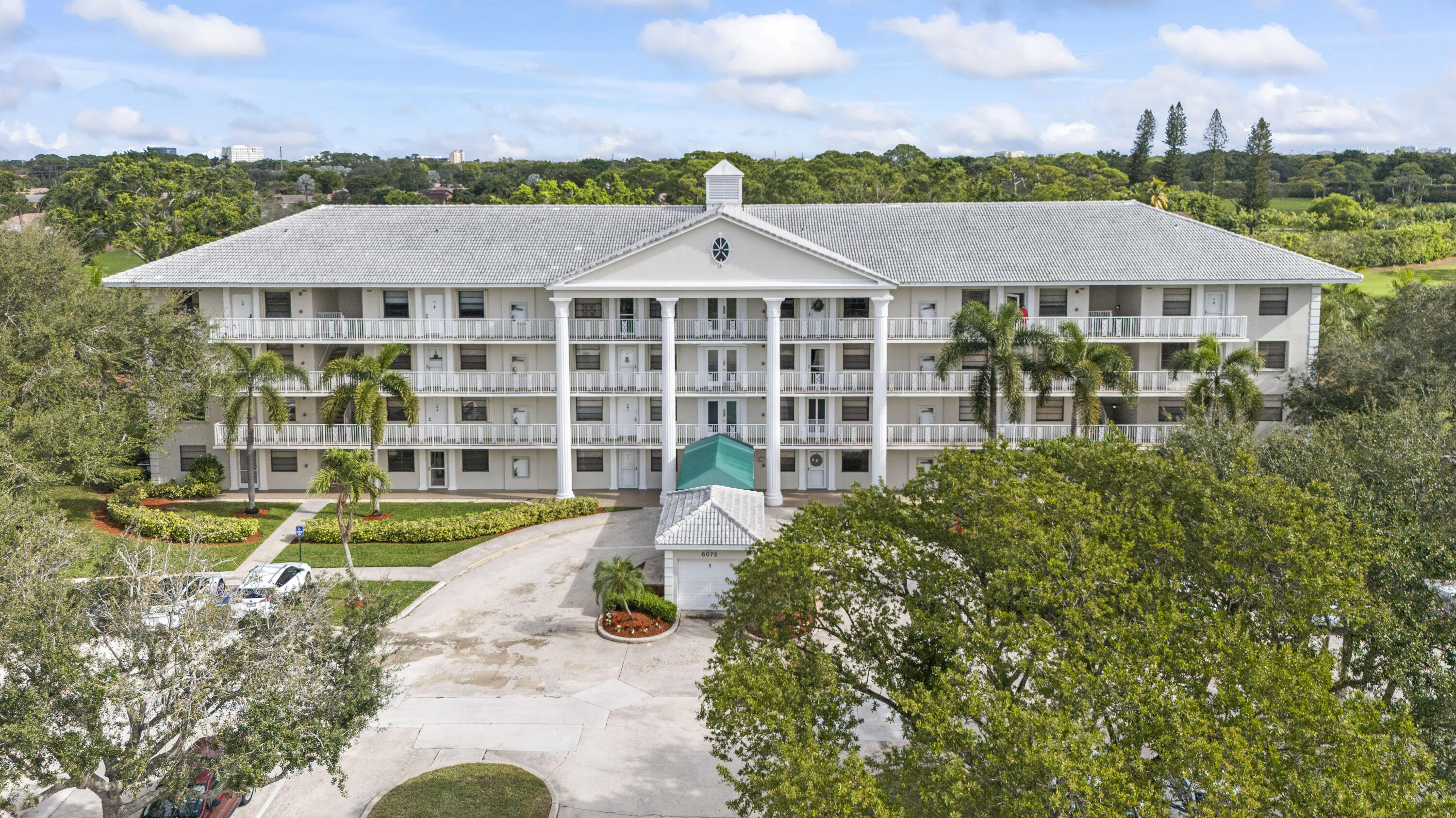 6169 Balboa Circle, Unit 101 Boca Raton, FL 33433 - Photo 3 of 4 20241226-DJI_20241226110614_0004_D