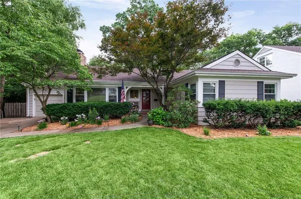$699,000 | 5307 Pawnee Lane, Fairway, KS 66205