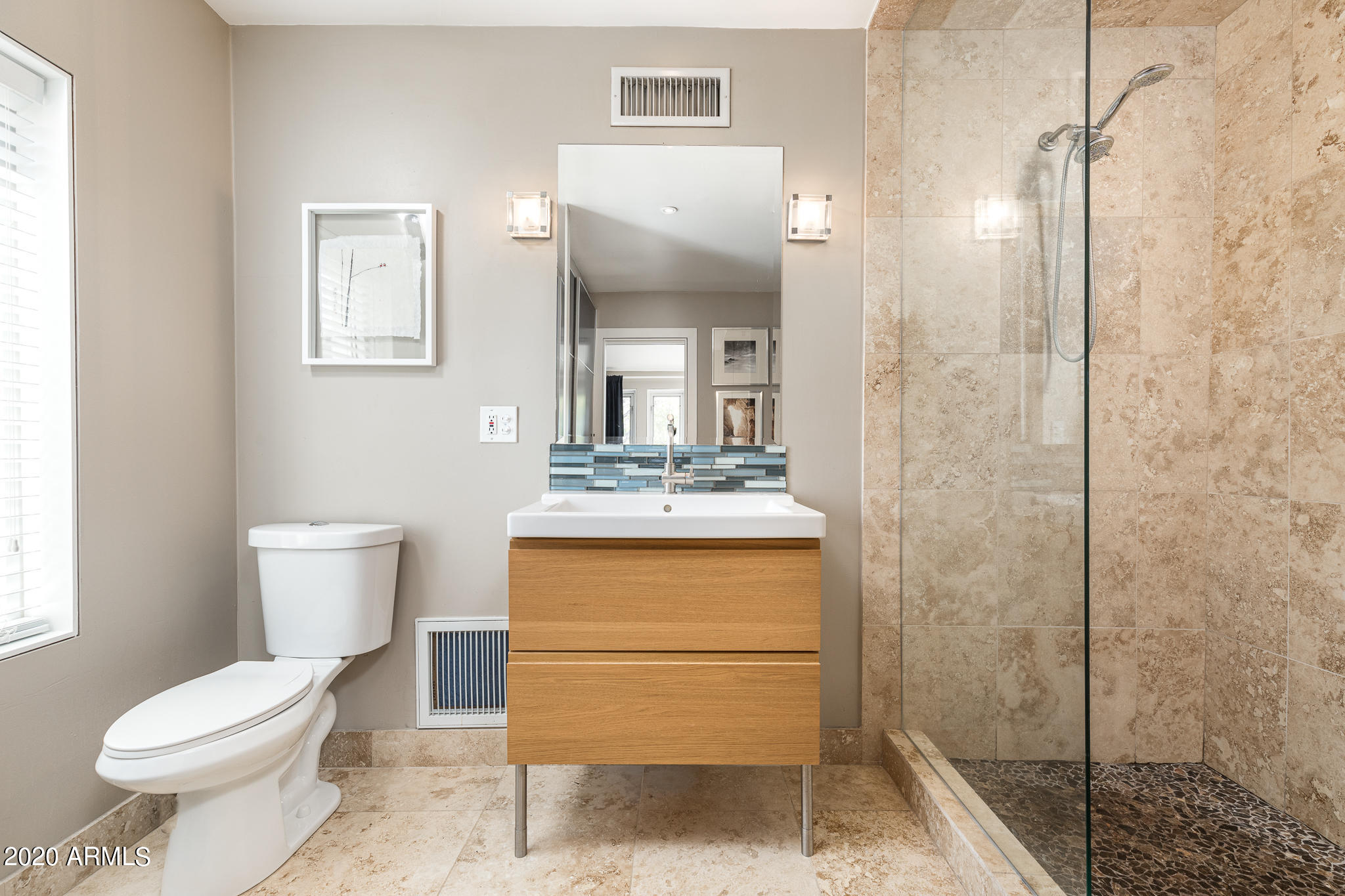 1541 East Cheery Lynn Road Phoenix, AZ 85014 - Photo 22 of 46 Owner's suite bath