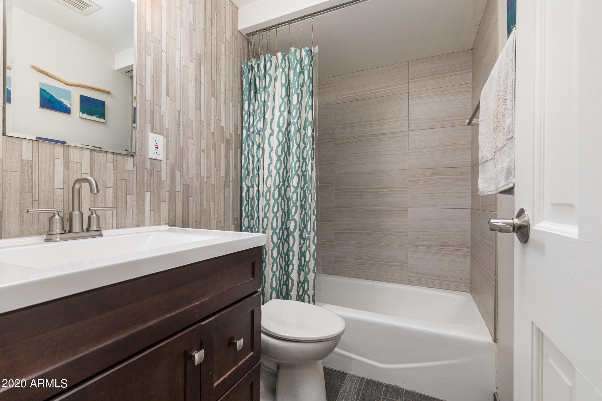 1541 East Cheery Lynn Road Phoenix, AZ 85014 - Photo 28 of 46 Remodeled hall bathroom