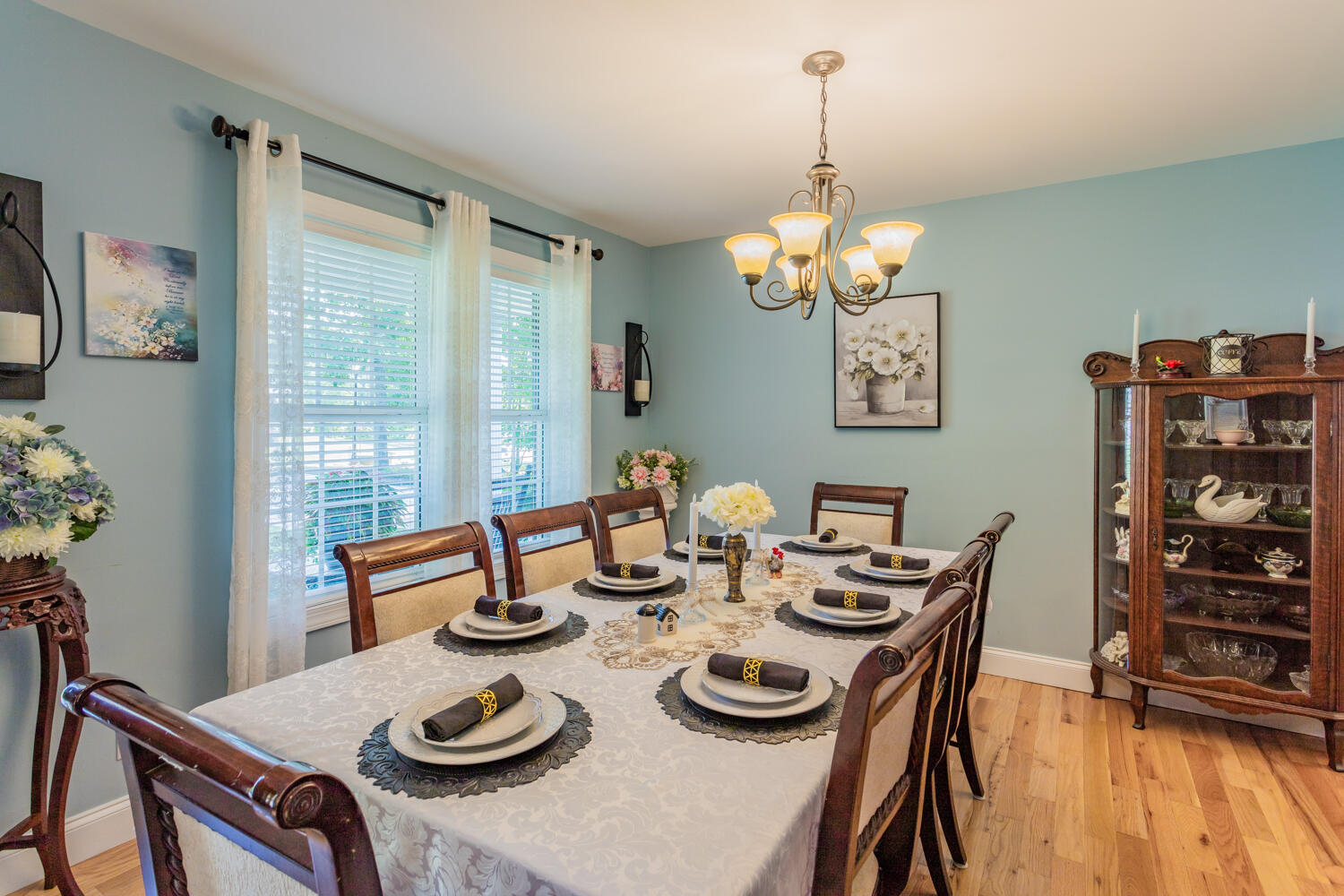 240 Cardinal Lane Dalton, GA 30721 - Photo 8 of 41 240 Cardinal Lane HD-5