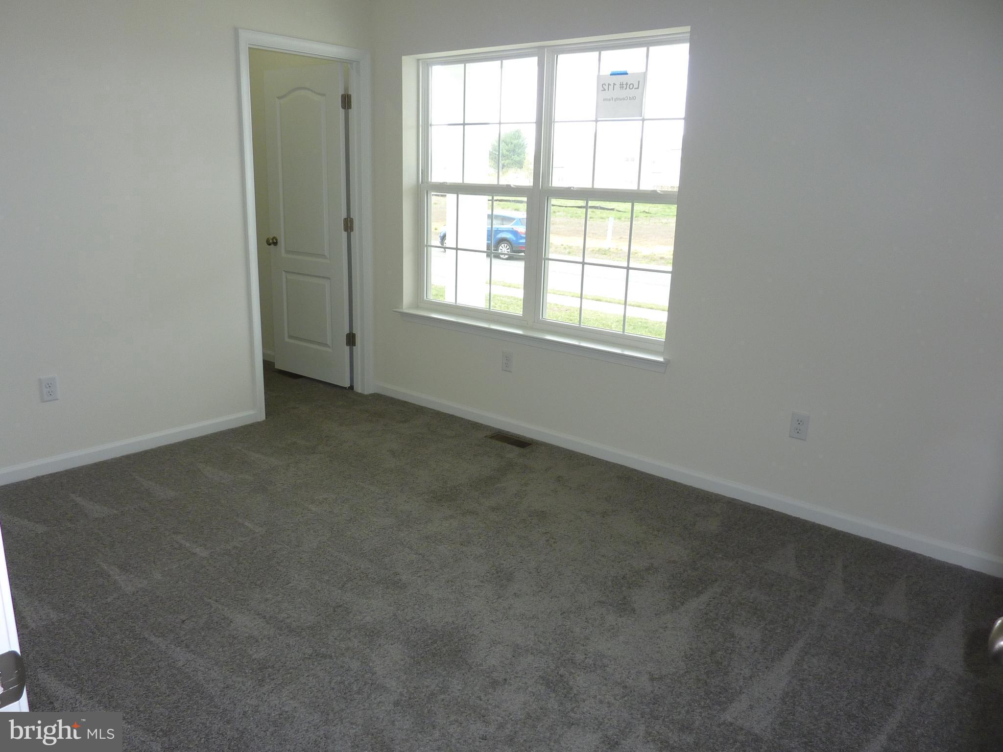175 Villa Drive Clayton, DE 19938 - Photo 27 of 44 an empty room with a window