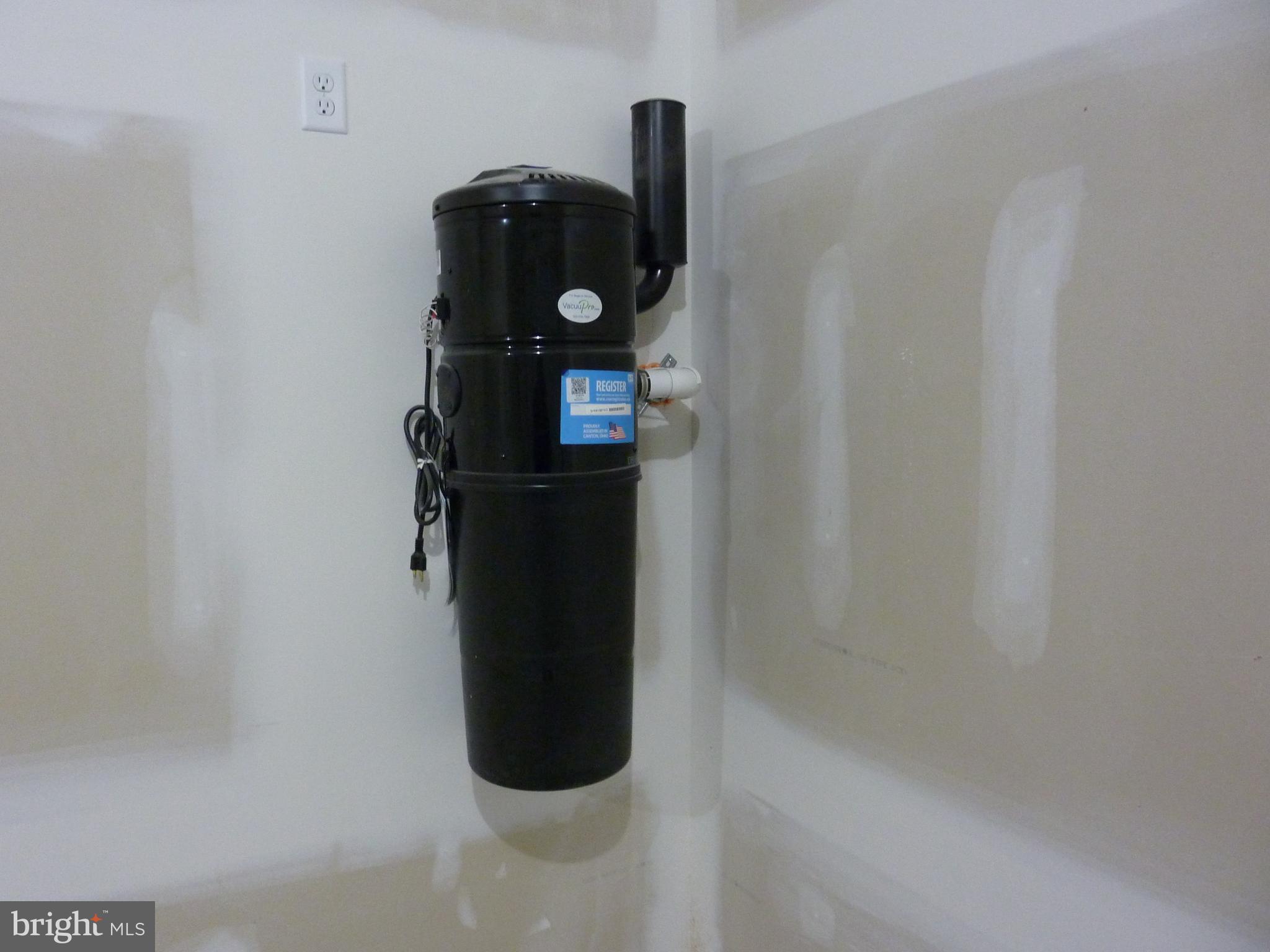 175 Villa Drive Clayton, DE 19938 - Photo 33 of 44 a close view of door lock