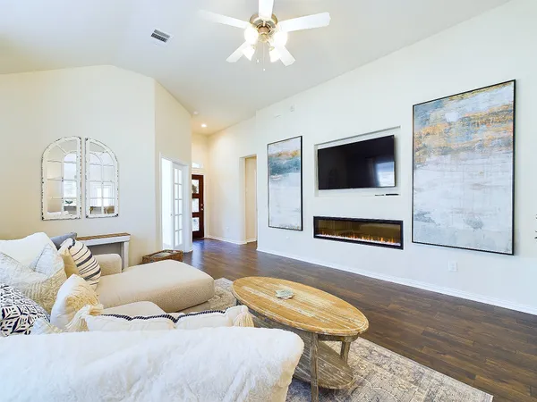 $2,450 | 15427 Crathie Bend Drive, Humble, TX 77346