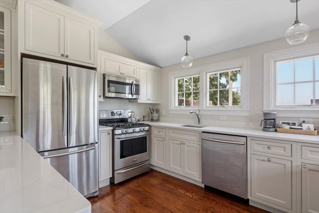 72 Carlton Road Marshfield, MA 02050 - Photo 7 of 27 Gallery Image 7