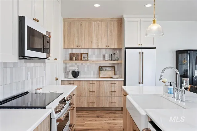 $809,900 | 702 Lake Street, Kimberly, ID 83341