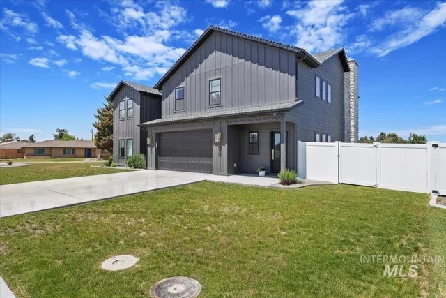 $809,900 | 702 Lake Street, Kimberly, ID 83341