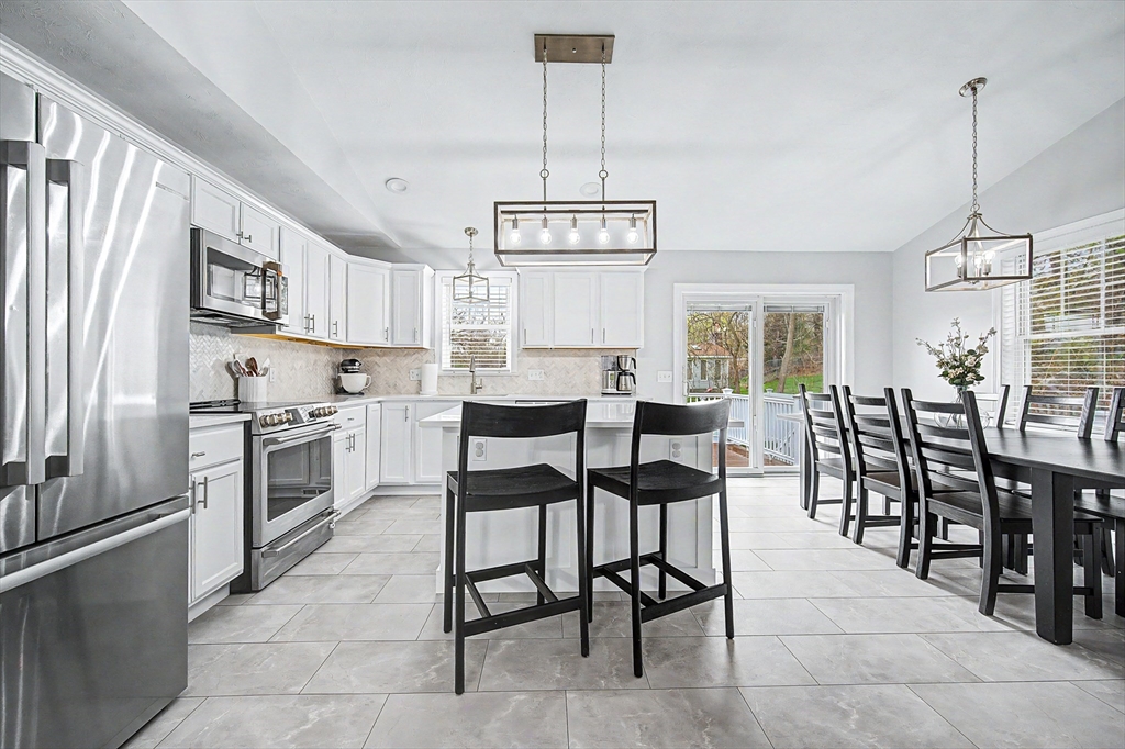 7 Cadman Street Worcester, MA 01604 - Photo 3 of 42