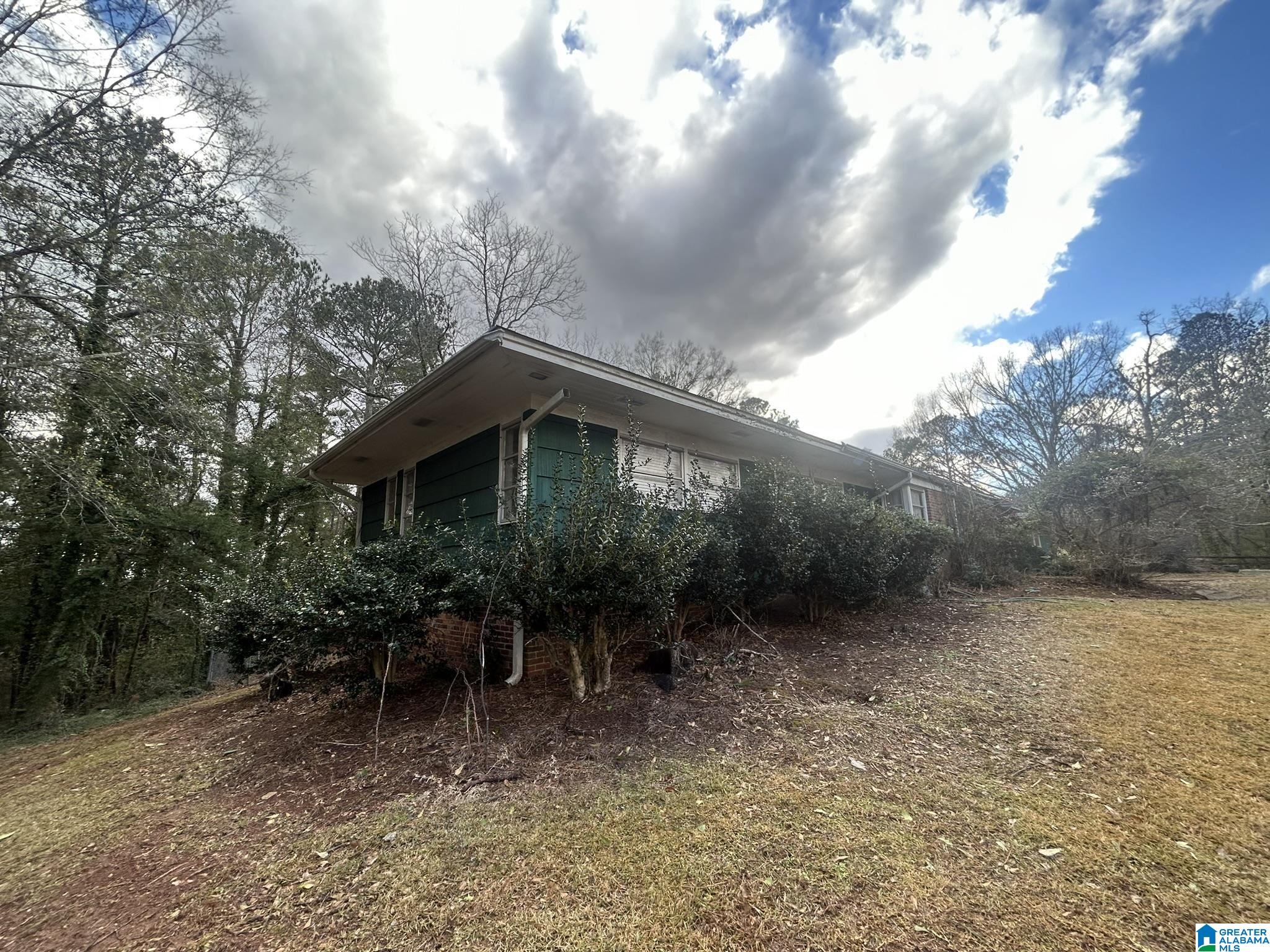 5 Hilltop Road Sylacauga, AL 35150 - Photo 3 of 11