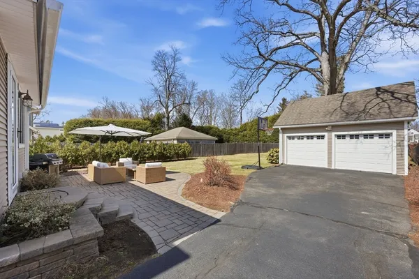 $549,900 | 102 Greenacre Avenue, Longmeadow, MA 01106