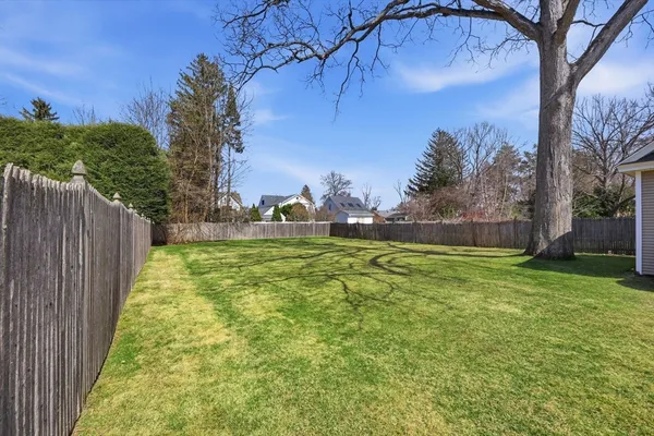 $549,900 | 102 Greenacre Avenue, Longmeadow, MA 01106