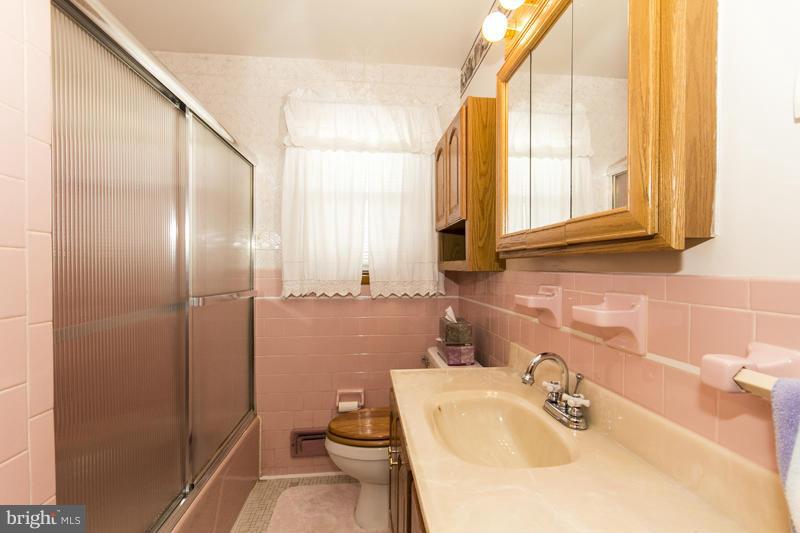 2815 Willoughby Road Baltimore, MD 21234 - Photo 9 of 25 Bathroom