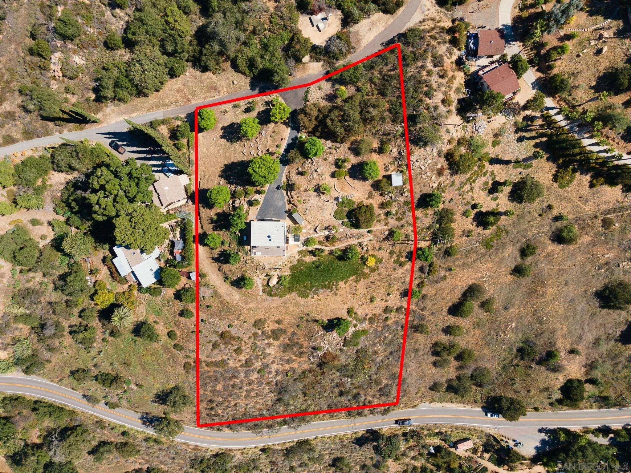 5521 Rainbow Heights Road Fallbrook, CA 92028 - Photo 4 of 36 a close up of a tree