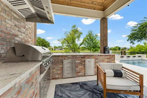 $740,000 | 6216 Breeze Point Drive, Gonzales, LA 70737