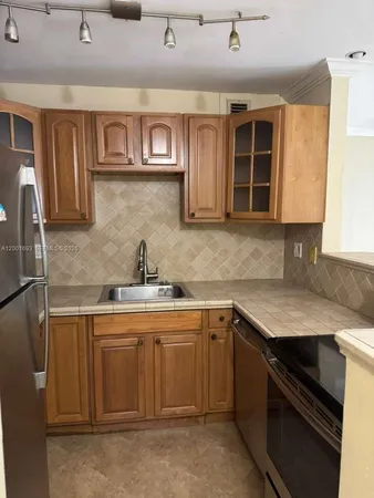 $1,995 | 10383 North Kendall Drive, Unit N1, Miami, FL 33176
