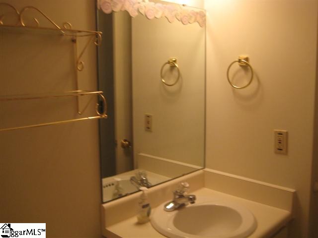 2015 Old Pendleton Road Easley, SC 29642 - Photo 17 of 25 Gallery Image 17