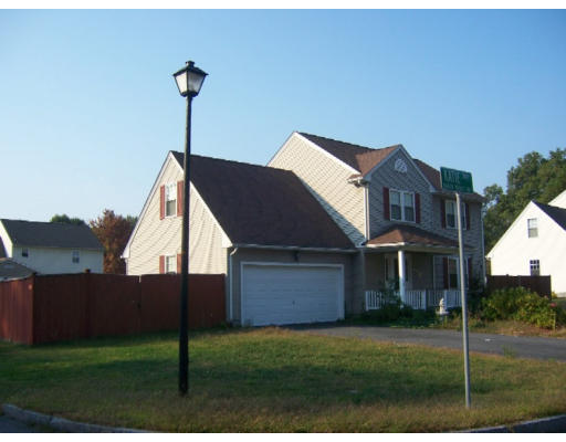 3 Katie Way Springfield, MA 01128 - Photo 3 of 15