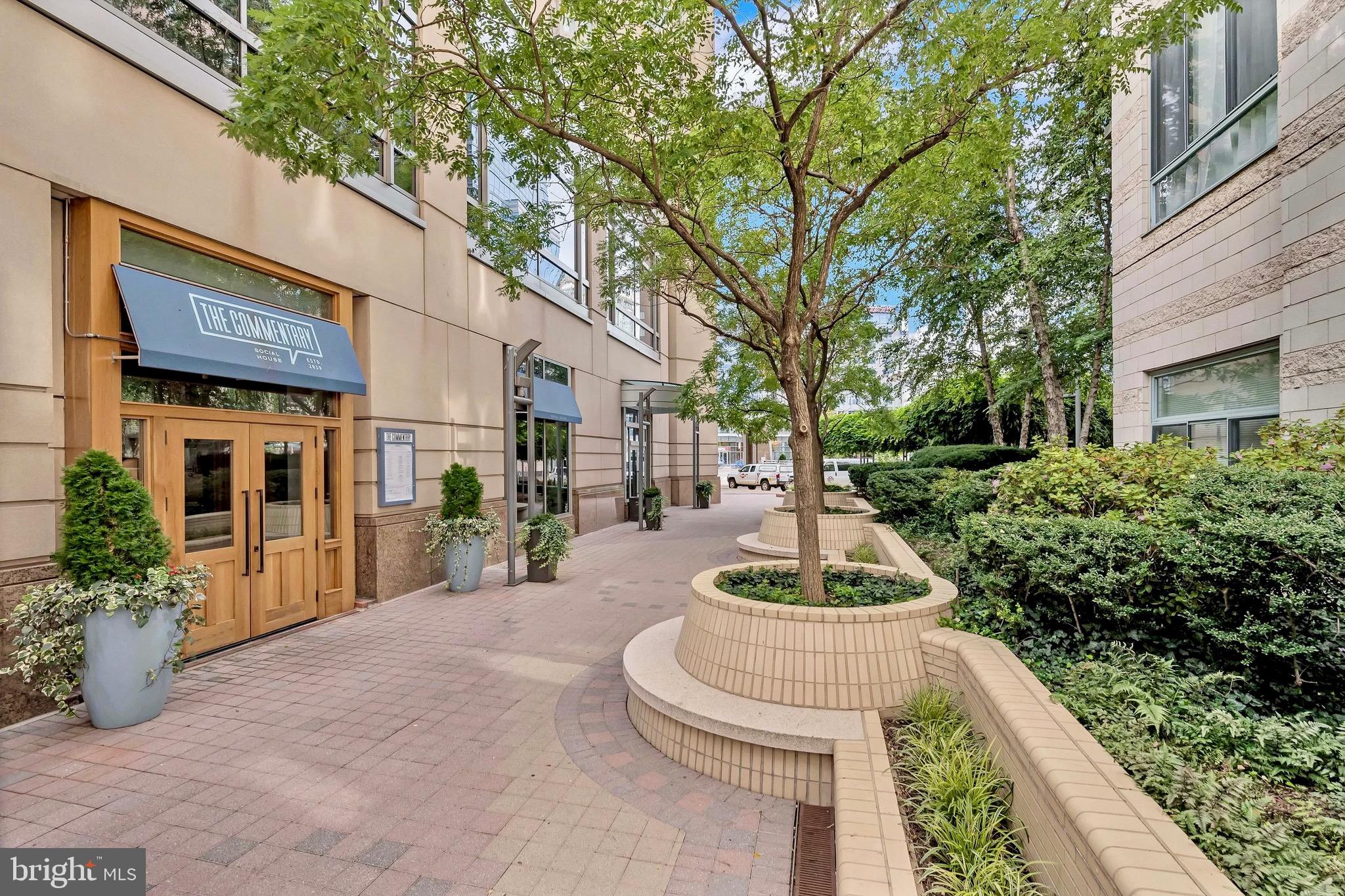 851 North Glebe Road, Unit 1606 Arlington, VA 22203 - Photo 4 of 13